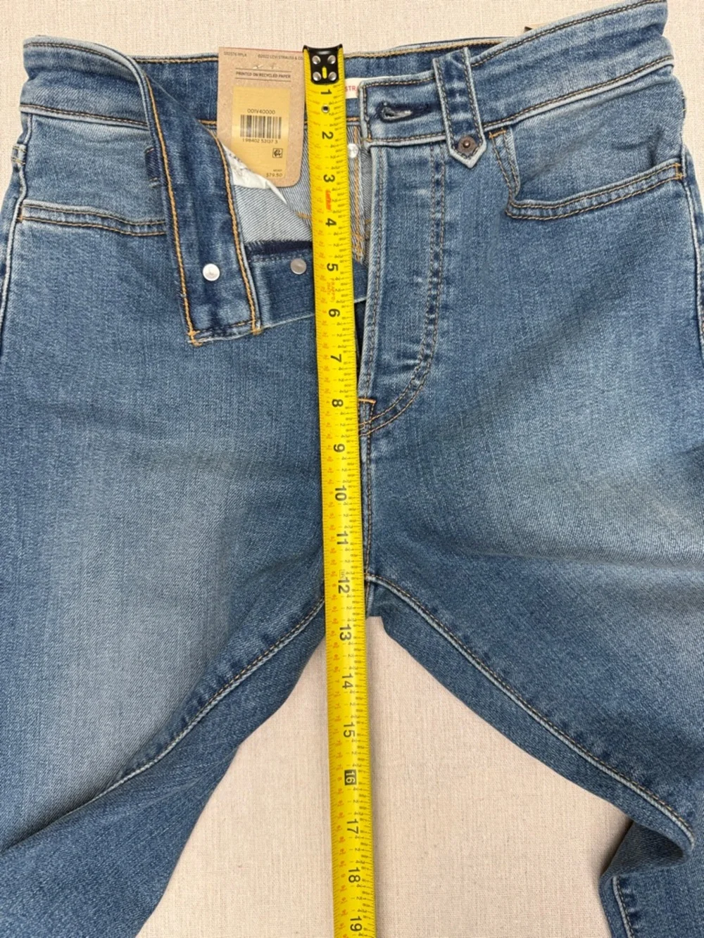 Levis Wedgie Straight
Womens 28
Blue Denim, High Rise, Button Fly Stone Wash - Picture 9 of 9